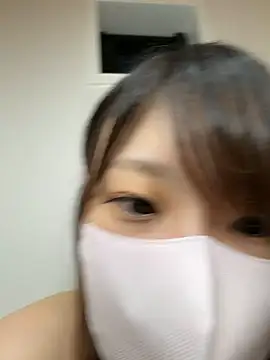 Snapshot of hi---chan- chatting on July 1, 2026, 8:08 pm hi---chan- online show from July 1, 2026, 8:08 pm