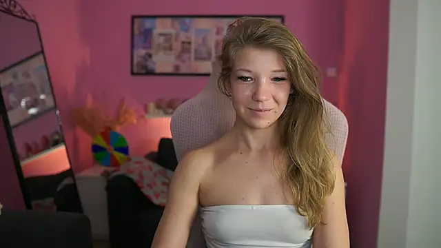 missicute online show from April 5, 2026, 6:27 pm