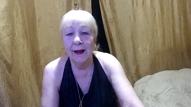 Snapshot of _Estelitta_5 chatting on February 20, 2025, 5:18 pm  Estelitta 5 online show from February 20, 2025, 5:18 pm