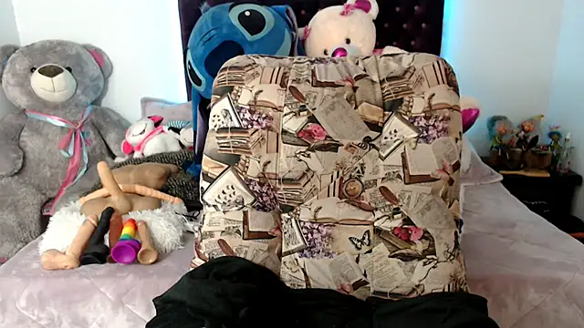 Snapshot of Lorenahot_06 chatting on February 6, 2026, 7:17 pm Lorenahot 06 online show from February 6, 2026, 7:17 pm