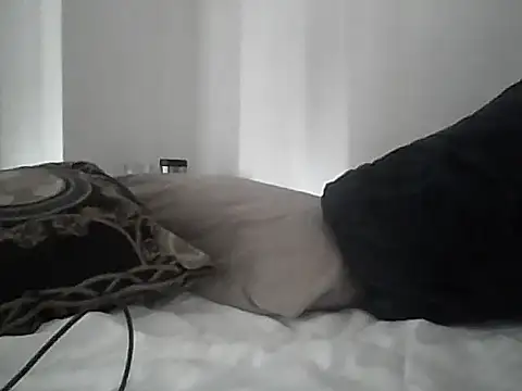 Skater29xx2 online show from September 30, 2025, 4:56 pm