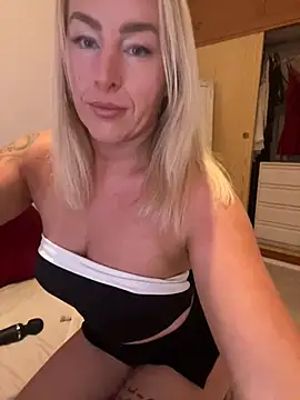 Snapshot of ChristyAdair chatting on December 13, 2024, 3:54 pm ChristyAdair online show from December 13, 2024, 3:54 pm