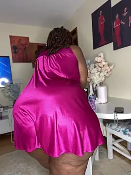 MsWhiteChocolatte online show from May 27, 2026, 9:28 am