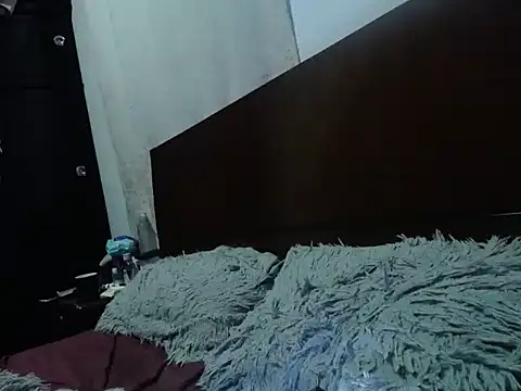 Laura martin  online show from April 10, 2026, 7:13 am