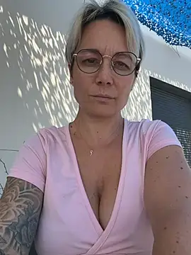 Snapshot of marinella07 chatting on August 5, 2026, 11:13 am marinella07 online show from August 5, 2026, 11:13 am