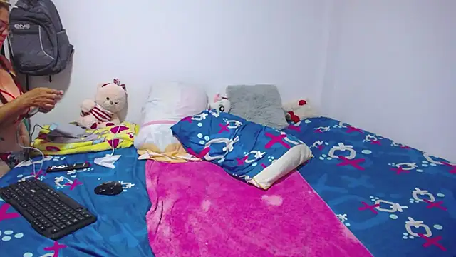 Stepmom slut 50 online show from March 5, 2025, 12:55 pm