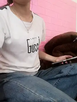 -Almira- online show from September 24, 2025, 2:37 am