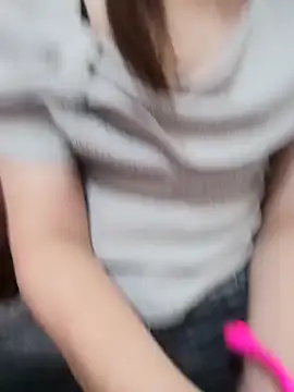 Snapshot of -Almira- chatting on October 20, 2025, 2:45 am -Almira- online show from October 20, 2025, 2:45 am