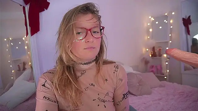 Ameliasweety69 online show from March 1, 2025, 12:12 pm