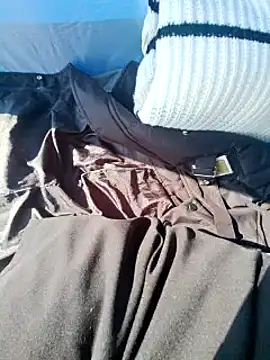 Snapshot of SexyErola27 chatting on January 1, 2025, 10:43 am SexyErola27 online show from January 1, 2025, 10:43 am