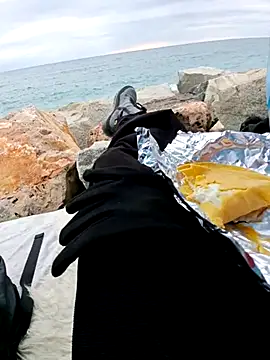 Snapshot of SexyErola27 chatting on February 15, 2025, 9:49 am SexyErola27 online show from February 15, 2025, 9:49 am