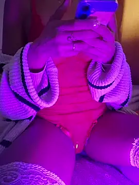 Snapshot of SexyErola27 chatting on October 12, 2025, 10:14 am SexyErola27 online show from October 12, 2025, 10:14 am