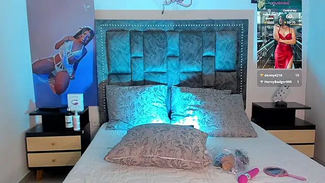 Snapshot of CandyRoxx1_ chatting on December 16, 2024, 5:33 pm CandyRoxx1  online show from December 16, 2024, 5:33 pm