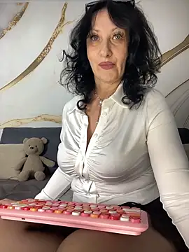 Katie-n online show from October 29, 2025, 6:48 am