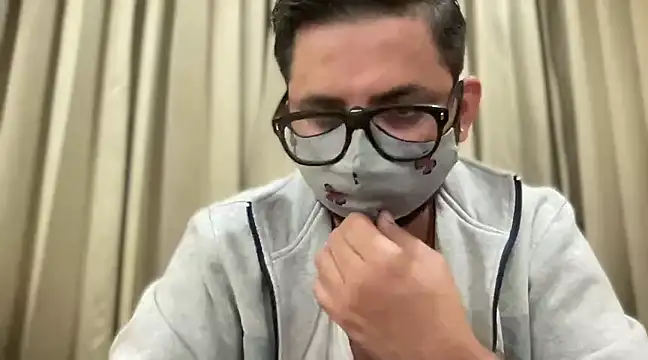 Snapshot of slavekinky001 chatting on December 21, 2024, 9:36 pm slavekinky001 online show from December 21, 2024, 9:36 pm