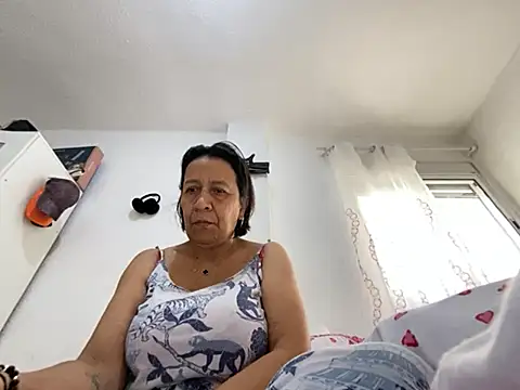 sweeviolet online show from March 26, 2026, 8:31 am