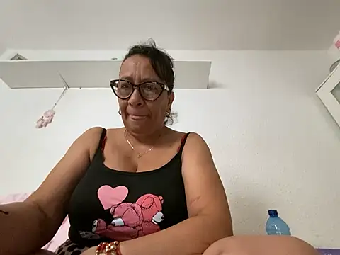 sweeviolet online show from July 17, 2026, 7:04 am
