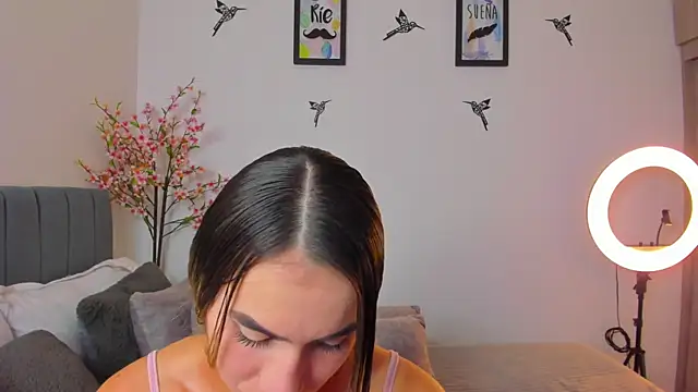 im sarah34 online show from February 15, 2025, 2:58 am