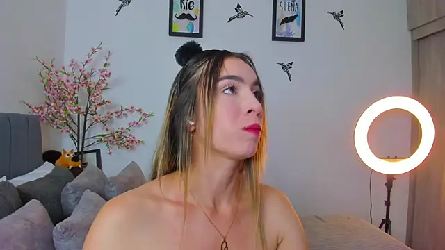 im sarah34 online show from March 15, 2025, 9:19 am