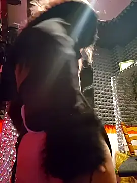 Toptransluder online show from February 12, 2025, 2:56 am