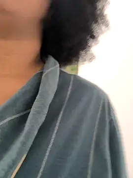 Snapshot of EmmilyBrant chatting on January 3, 2025, 6:14 pm EmmilyBrant online show from January 3, 2025, 6:14 pm