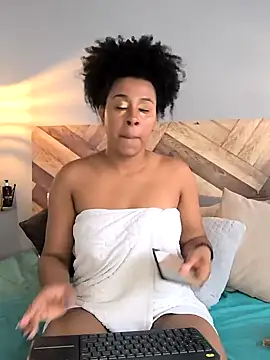 Snapshot of EmmilyBrant chatting on January 18, 2025, 4:10 pm EmmilyBrant online show from January 18, 2025, 4:10 pm