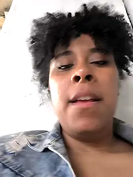 Snapshot of EmmilyBrant chatting on March 15, 2025, 9:05 pm EmmilyBrant online show from March 15, 2025, 9:05 pm