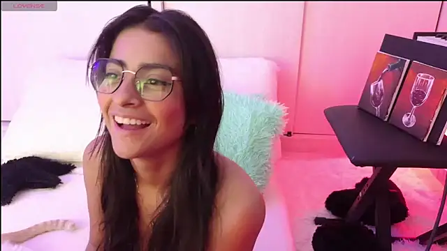 Yues050600 online show from February 17, 2025, 5:14 am