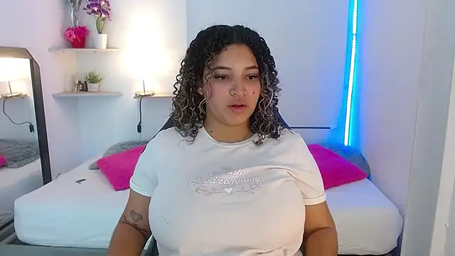 Julia Boobs online show from October 20, 2025, 12:16 pm