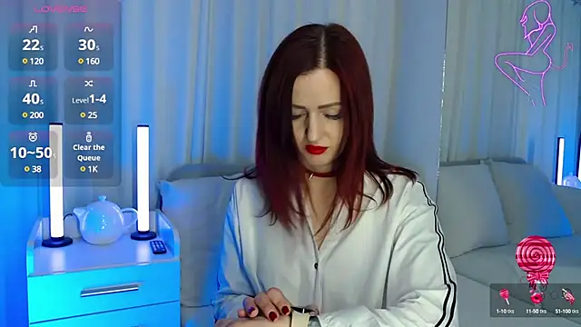 Snapshot of ElisaJane chatting on February 28, 2025, 9:44 pm ElisaJane online show from February 28, 2025, 9:44 pm