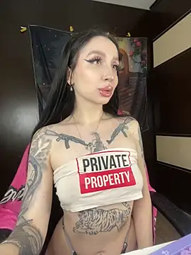 Snapshot of Molly__Moon chatting on February 13, 2026, 2:18 am Molly Moon online show from February 13, 2026, 2:18 am