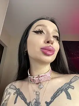 Molly  Moon online show from April 14, 2026, 2:50 am