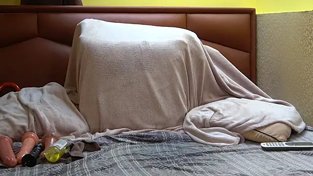 Snapshot of DanicaMoore chatting on April 12, 2026, 12:54 pm DanicaMoore online show from April 12, 2026, 12:54 pm