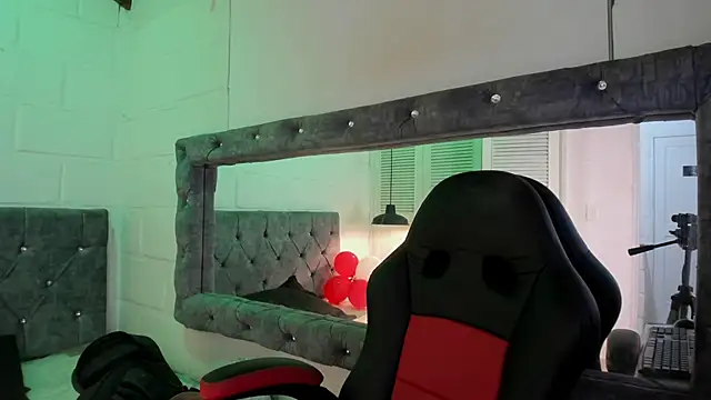 sarajhonson dl online show from February 26, 2025, 8:11 pm