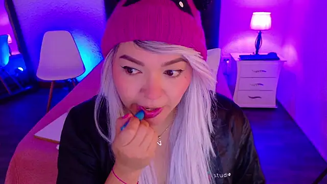 Snapshot of Cuckold_lover69 chatting on February 23, 2025, 1:21 pm Cuckold lover69 online show from February 23, 2025, 1:21 pm