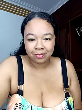 Snapshot of XMara chatting on January 13, 2025, 11:27 pm XMara online show from January 13, 2025, 11:27 pm