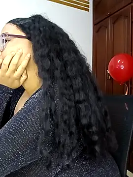 Snapshot of XMara chatting on February 14, 2025, 7:02 pm XMara online show from February 14, 2025, 7:02 pm