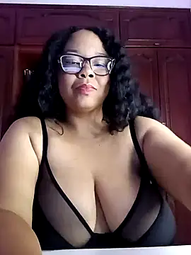 Snapshot of XMara chatting on March 1, 2025, 9:26 pm XMara online show from March 1, 2025, 9:26 pm