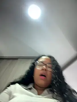 Snapshot of XMara chatting on September 17, 2025, 4:08 pm XMara online show from September 17, 2025, 4:08 pm