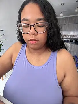 Snapshot of XMara chatting on September 25, 2025, 5:49 pm XMara online show from September 25, 2025, 5:49 pm