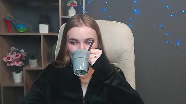 MargaritaKiss online show from November 4, 2025, 8:30 pm