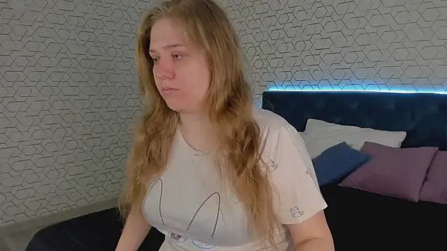 Megan Violer online show from April 15, 2026, 5:20 pm