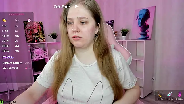 Snapshot of Megan_Violer chatting on April 22, 2026, 5:25 pm Megan Violer online show from April 22, 2026, 5:25 pm