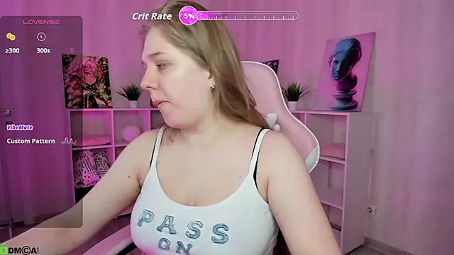 Snapshot of Megan_Violer chatting on May 6, 2026, 5:07 pm Megan Violer online show from May 6, 2026, 5:07 pm