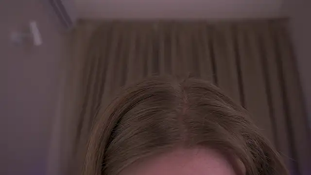 LylaYeess online show from March 10, 2025, 12:59 pm