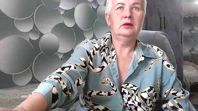 NicoleOlla online show from October 4, 2025, 3:26 am