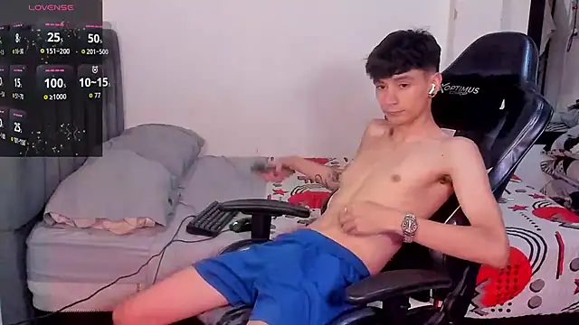 Snapshot of cute_diego_ chatting on November 15, 2025, 11:32 pm cute diego online show from November 15, 2025, 11:32 pm