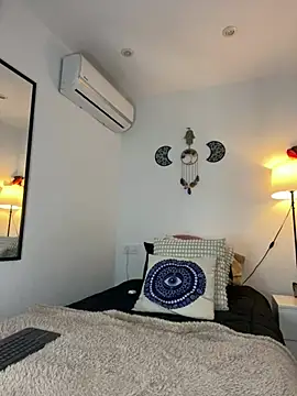 Snapshot of EmelyRogers chatting on February 20, 2025, 6:46 pm EmelyRogers online show from February 20, 2025, 6:46 pm