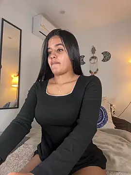 Snapshot of EmelyRogers chatting on March 17, 2025, 6:21 pm EmelyRogers online show from March 17, 2025, 6:21 pm