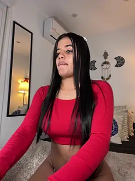 Snapshot of EmelyRogers chatting on March 21, 2025, 7:24 pm EmelyRogers online show from March 21, 2025, 7:24 pm